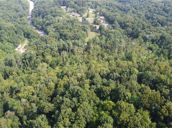 Boyce Dr, Chester, WV 26034