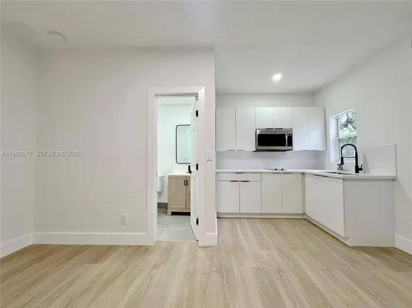 2480 NW 96th St, Miami, FL 33147