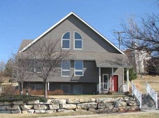 2104 Plymouth Rd, Manhattan, KS 66503