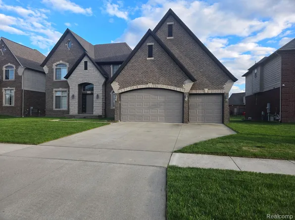 15342 Amberfield Dr, Macomb, MI 48042