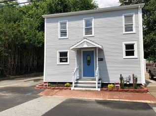 15 Capuano Ave, Cranston, RI 02920