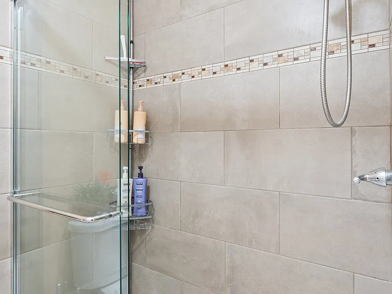 8742 W Meadowbrook Ave — Photo 22