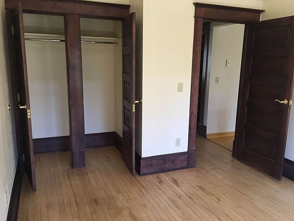 5th image of 107 N Broadway