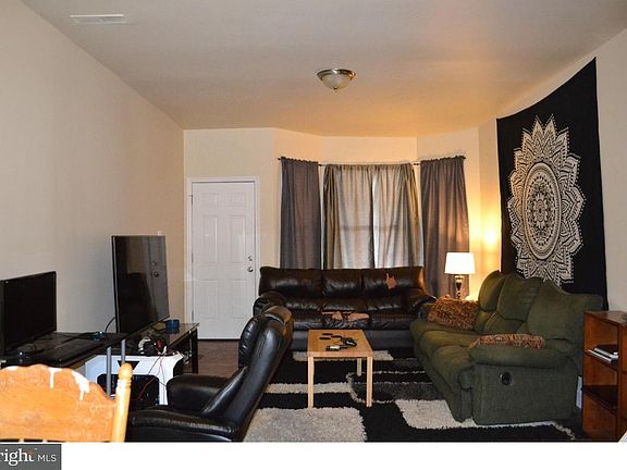 4th image of 119 Jefferson Ave