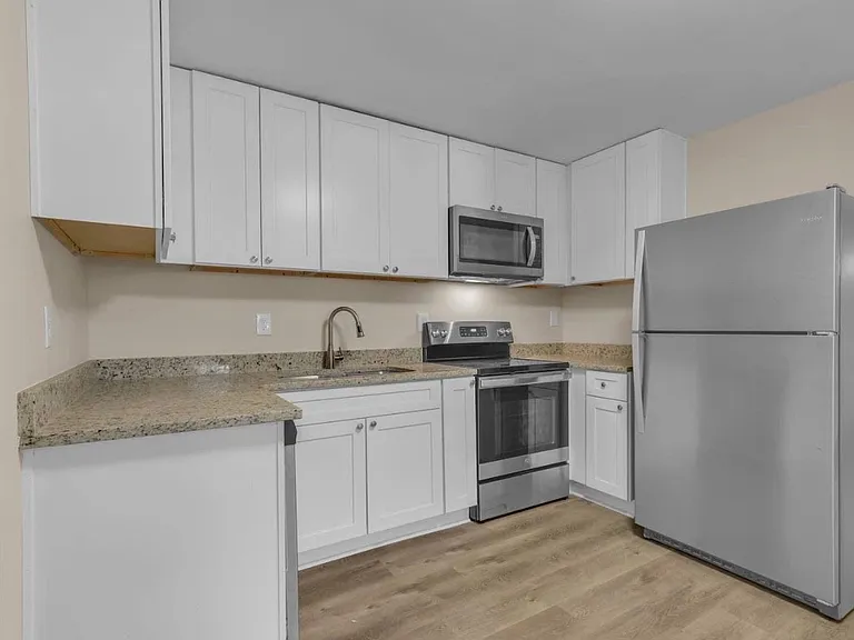 4464 Melvin Cir E — Photo 8