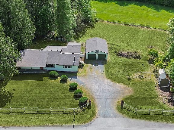 2nd image of 41406 Mountain Highway E
