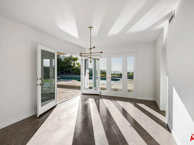 3115 Dona Susana Dr — Photo 16