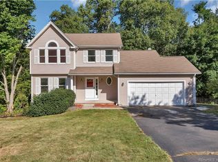 90 Folly Brook Ln, Manchester, CT 06040