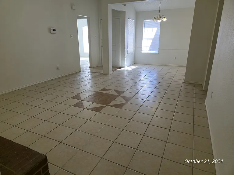 405 Alpine St — Photo 4