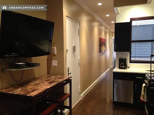 Rented by Compass | media 30