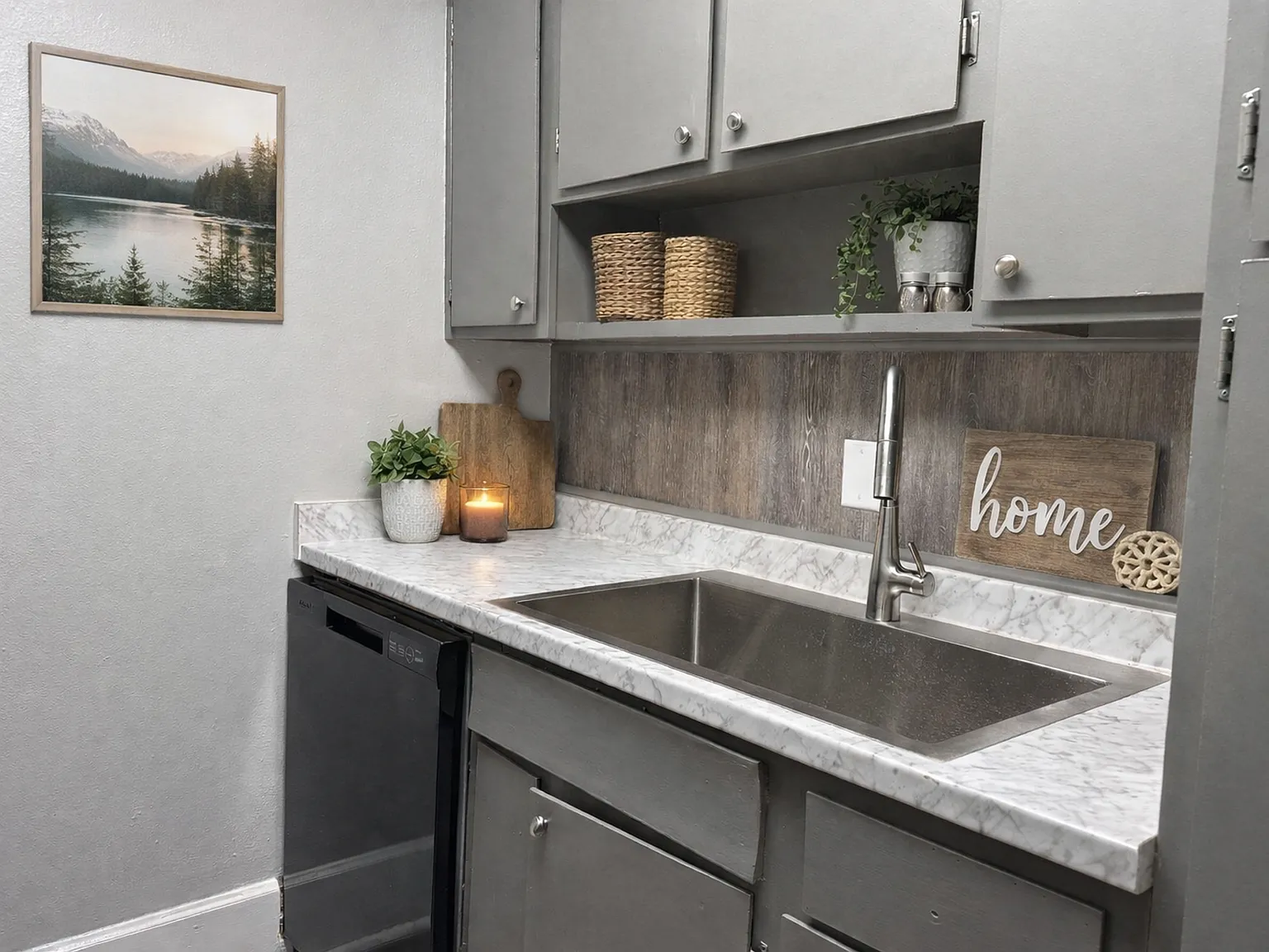 Wind Crest Apartments and Townhomes - Move in Specials Available! — Photo 1