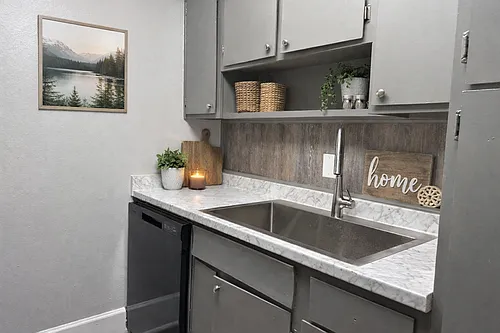 Wind Crest Apartments and Townhomes - Move in Specials Available! Photo 1