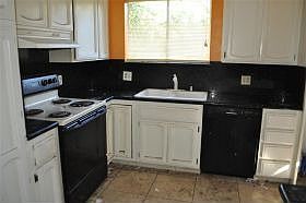 5th image of 15600 Loma Vista Ave