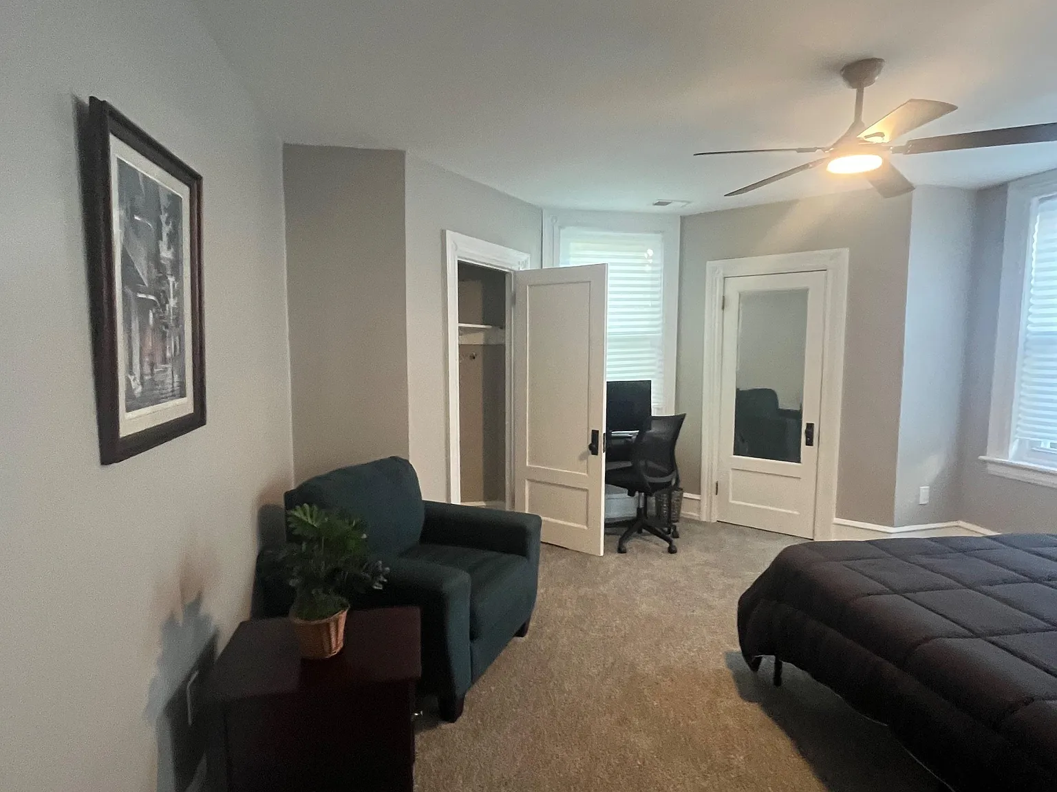 4 bed, 2.5 bath, 2400 sqft, $1,139 — Photo 2