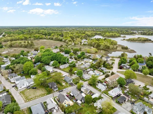 34 13th St, Wareham, MA 02571