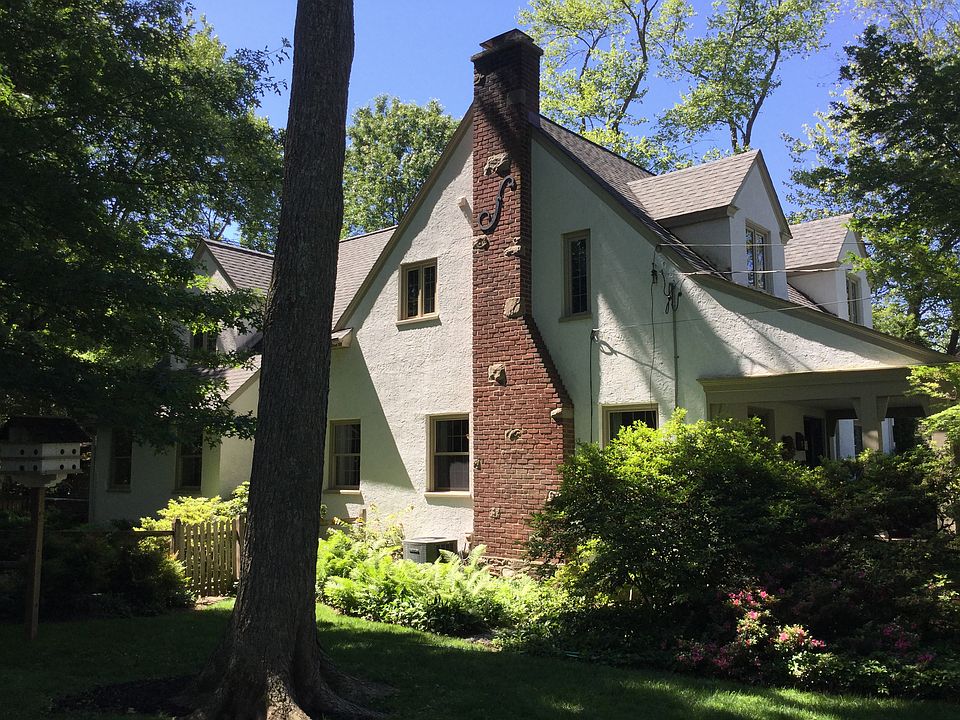 2nd image of 211 Elliger Ave