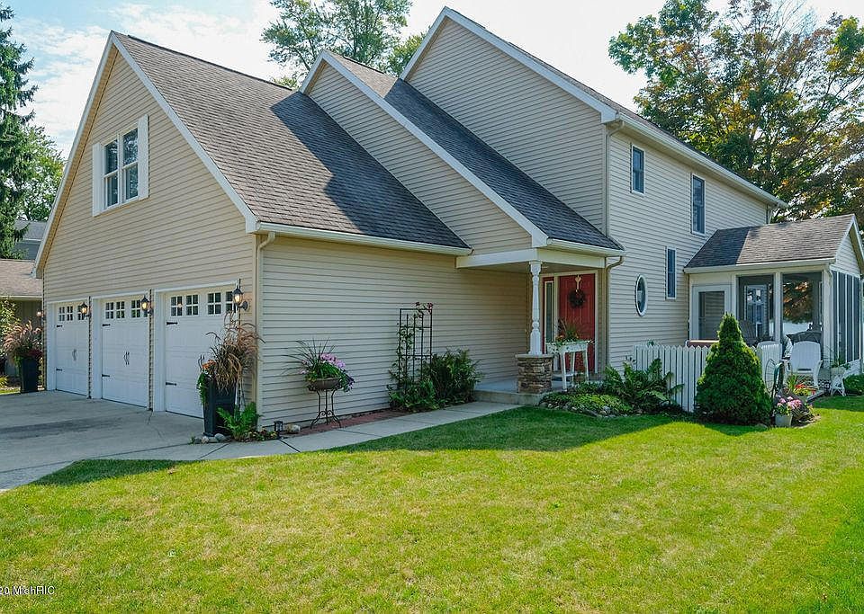 1st image of 41 N Crooked Lake Dr