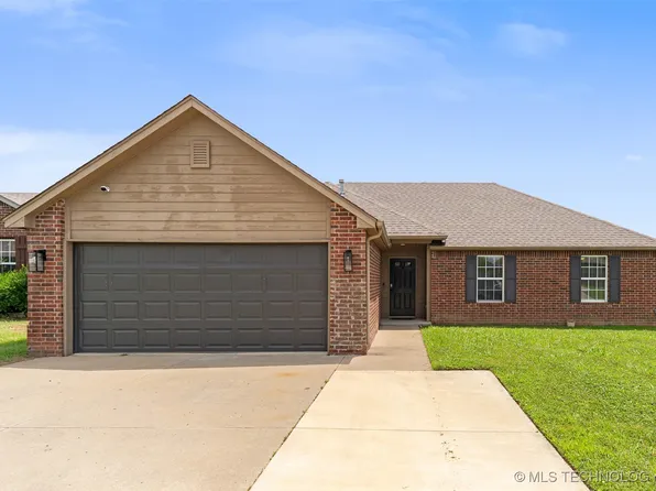 1110 S Catalina Dr, Oologah, OK 74053
