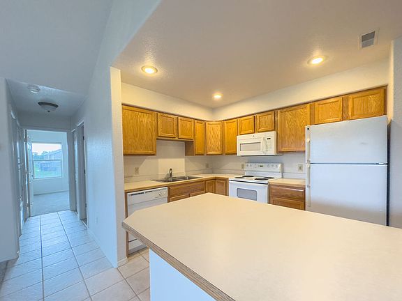 3rd image of 233 Talisman Dr #12