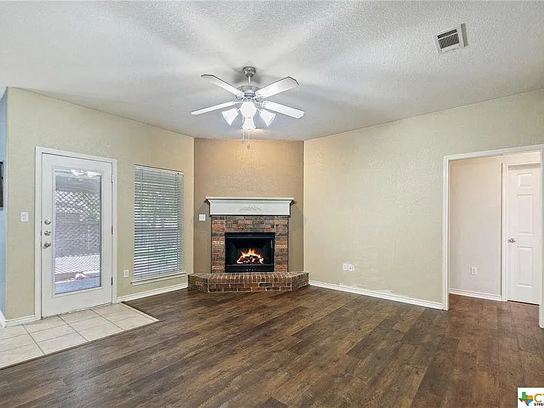 5214 Southern Crossing Dr — Photo 4