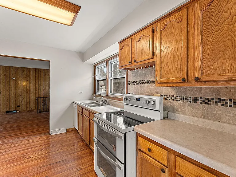 7021 Osborn Ave — Photo 10