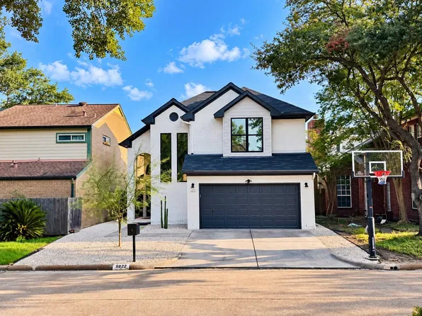 9822 Oak Point Dr, Houston, TX 77055