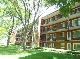 2925 W. 13 Mile Rd. #104, Royal Oak, MI 48073