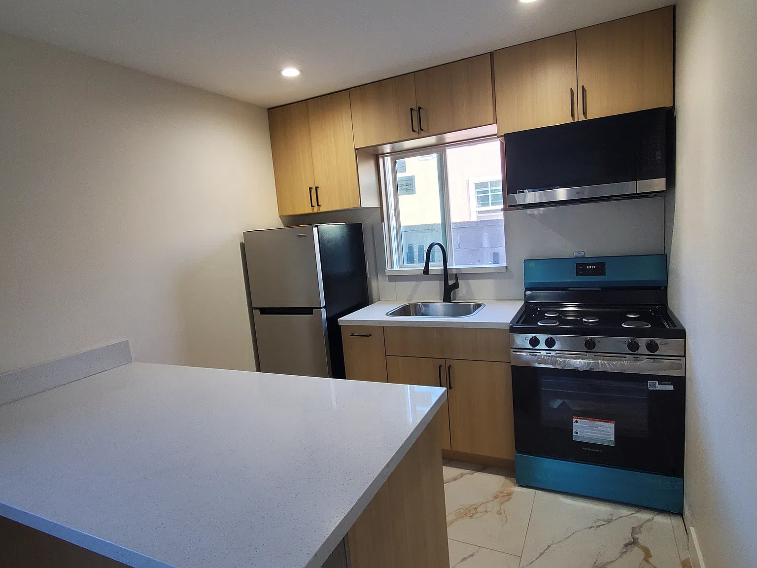 Studio, 300 sqft, $1,550 — Photo 3