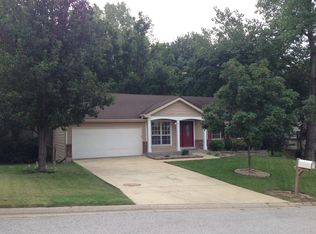 401 Oak Pl, Lake Saint Louis, MO