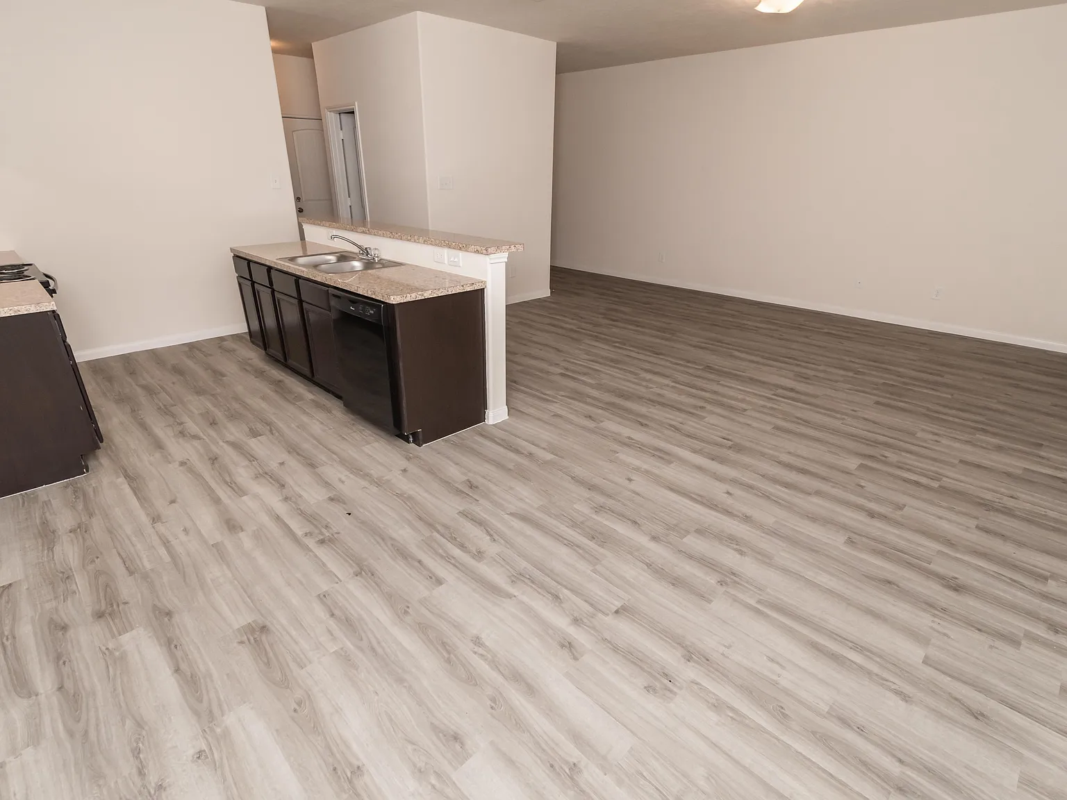 Brenwood Circle Townhomes — Photo 4