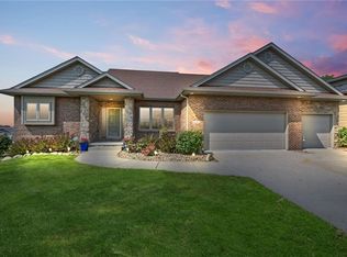 4428 NW 167th St, Clive, IA 50325