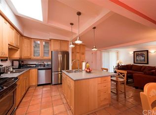 906 N Mountain View Pl, Fullerton, CA 92831