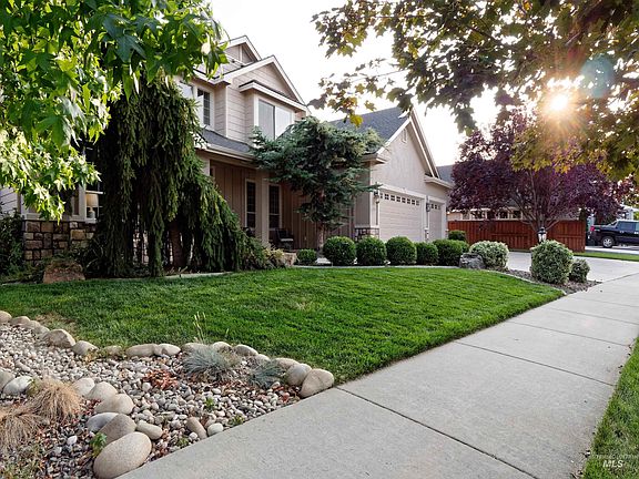 3rd image of 2659 Wolf Rapids Dr