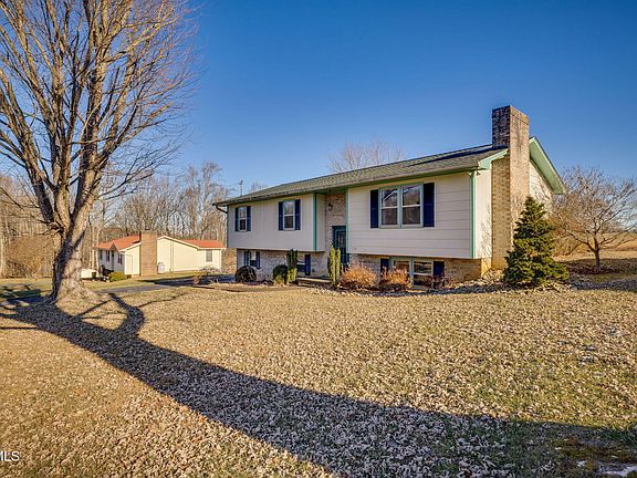3rd image of 130 Nuckles Dr