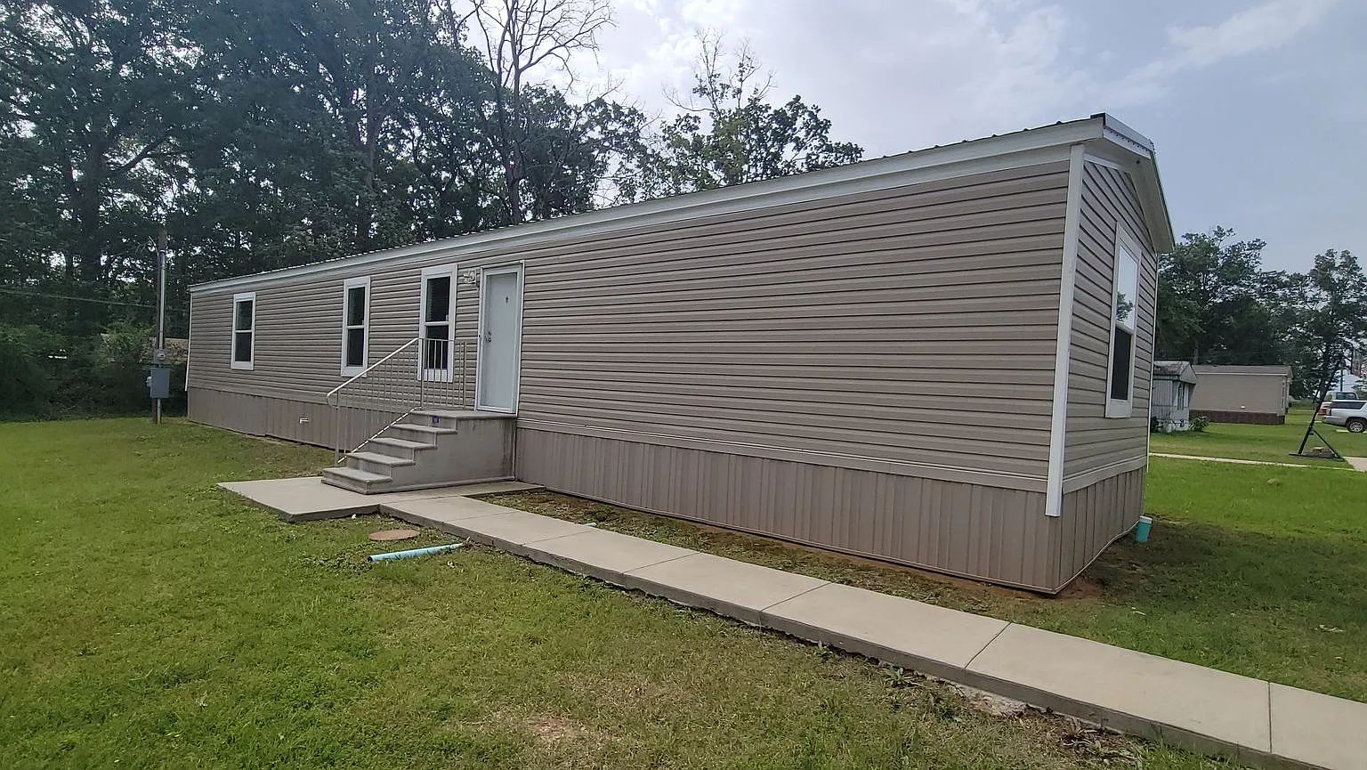Gorgeous 3 bedroom/2 bath mobile home in Willow Oak Park, Keithville! — Photo 2