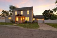 1. 8 Fleetwood Ave Virtual Twilight