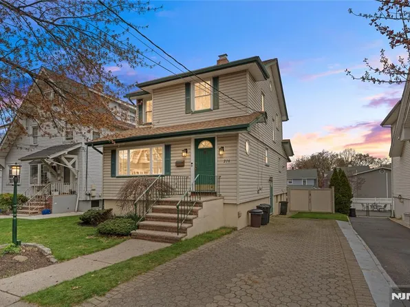 216 5th St, Ridgefield Park, NJ 07660