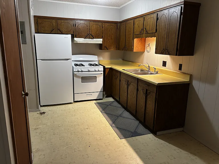 710 E O St #4 — Photo 3