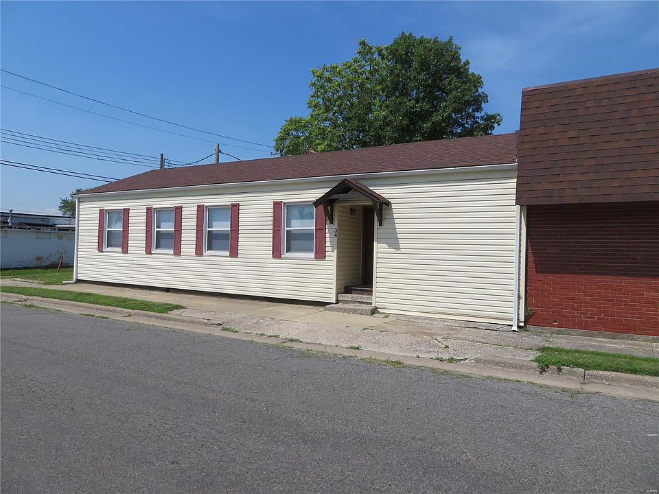1st image of 256 E Lorena Ave