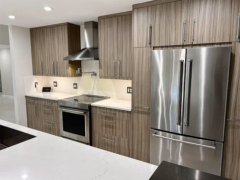 720 Birdie Ct — Photo 5