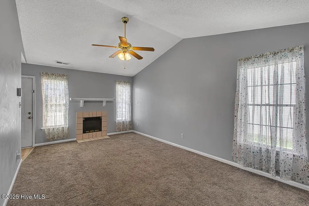 2 bed, 2.0 bath, 882 sqft, $1,300 — Photo 4
