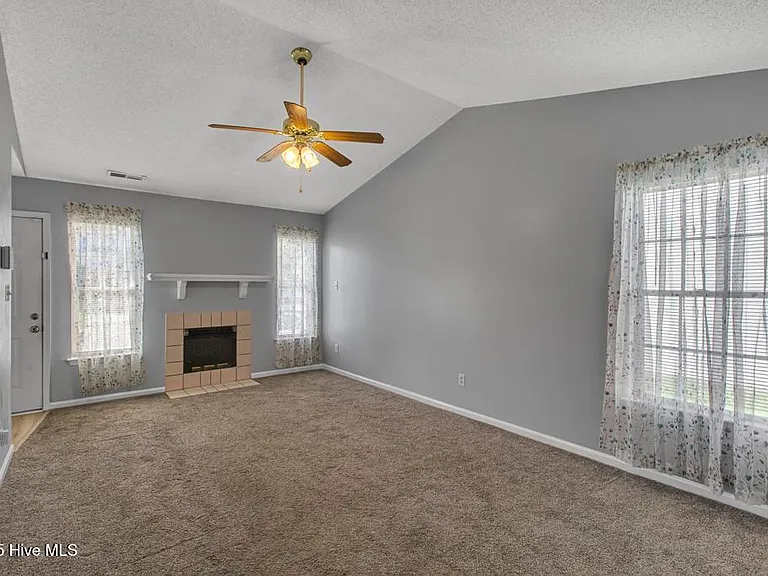 1081 W Pueblo Dr — Photo 4