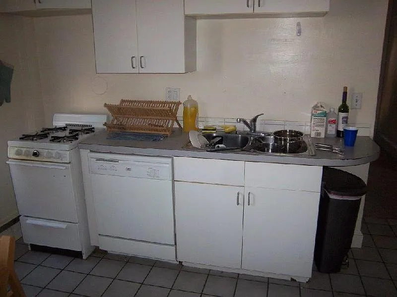 3 bed, 999 sqft, $4,500 — Photo 4