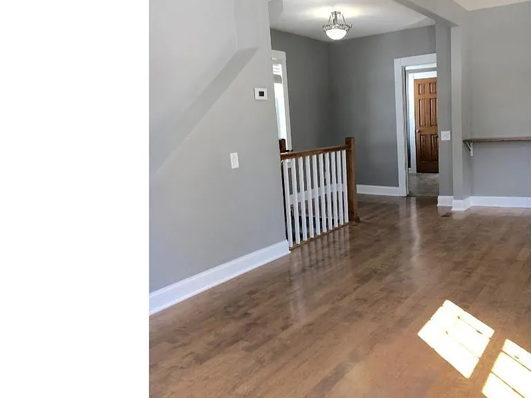 2111 3rd St NE — Photo 3