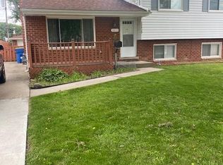 32430 Tecla Dr, Warren, MI 48088