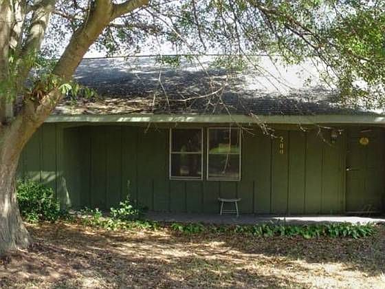 2nd image of 200 King Henry Ln
