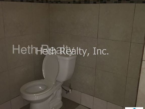 5th image of 5571 Playa Way