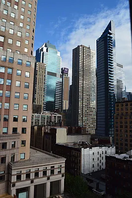 Rented by R New York | media 9