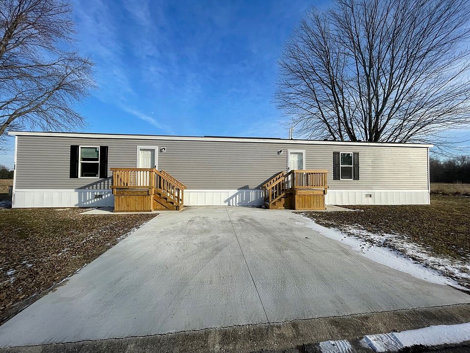 1st image of 808 Carriage Lane Ests