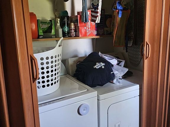 4th image of 824 NW Alma Cir